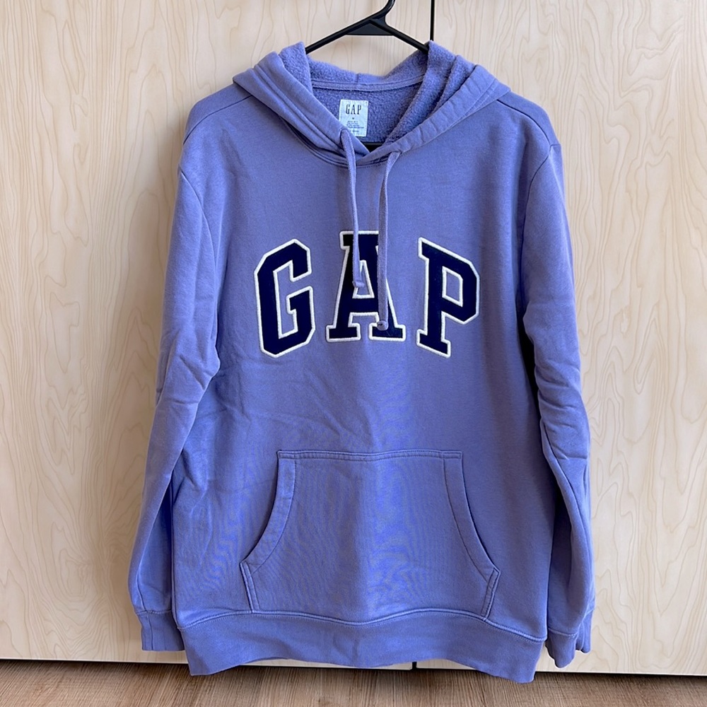 Gap Logo Hoodie in purple, size medium